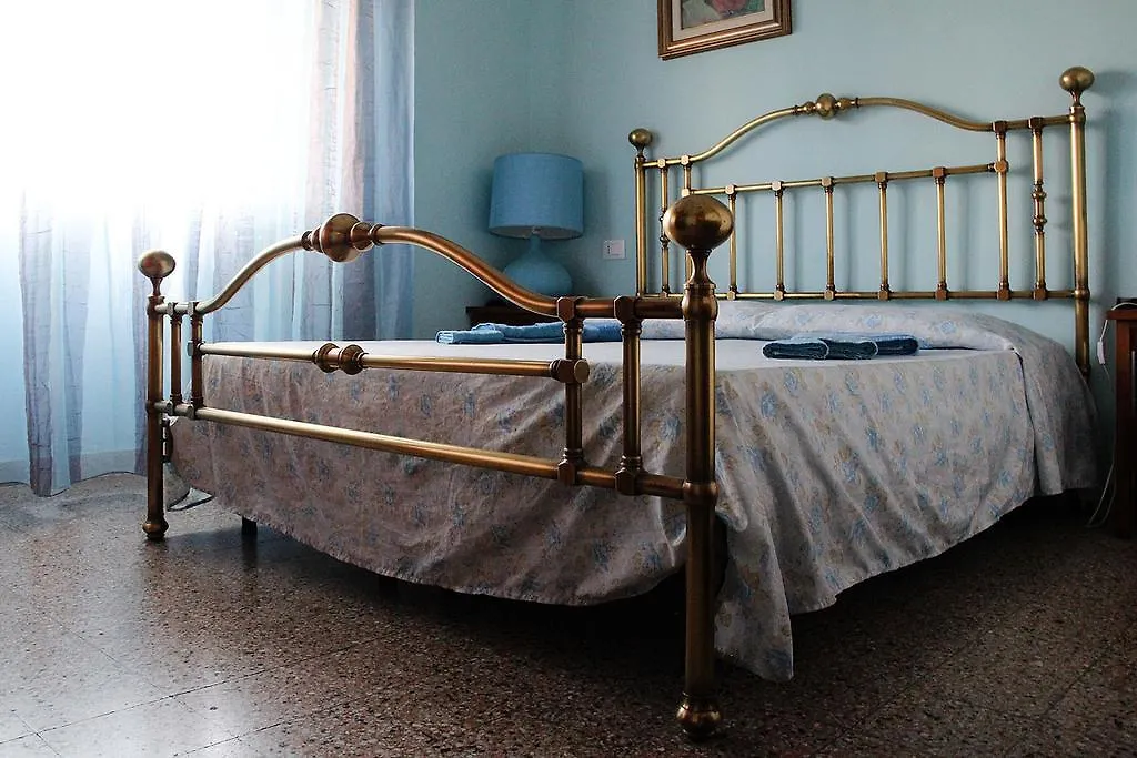 Guesthouse Stazione Pisa Centro
